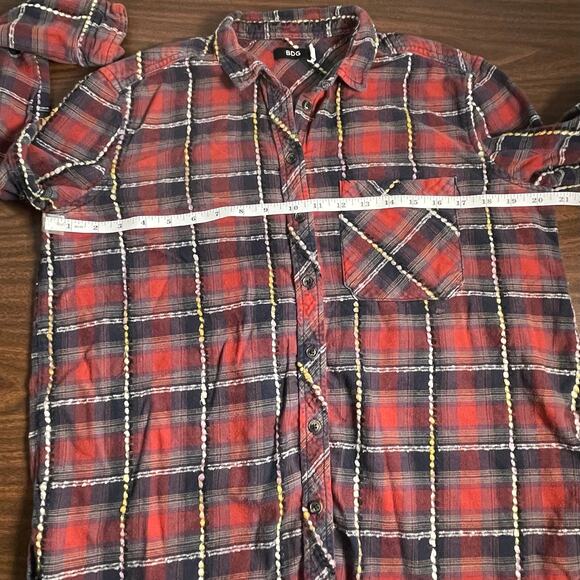 BDG Plaid Flannel & Yarn Textured Button-Up Shirt Red Soft Size Small Petite SP - Picture 5 of 9